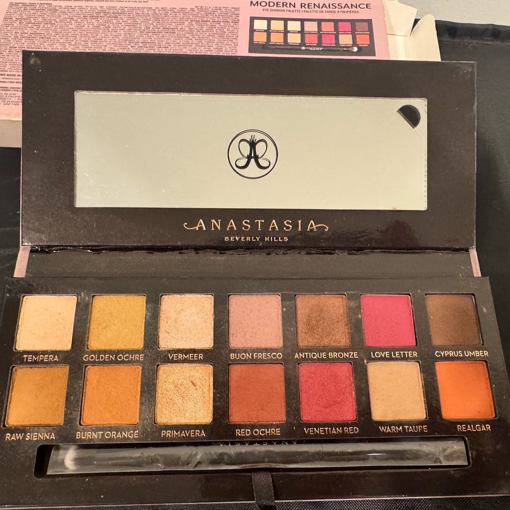 Anastasia Beverly Hills Modern Renaissance Eyeshadow Palette